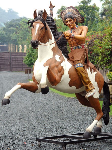 Indien A Cheval Statues Western